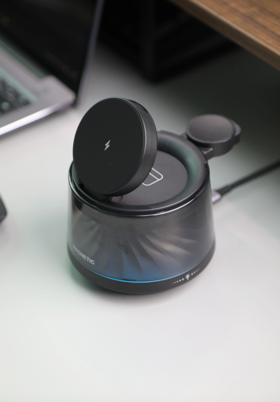 5-in-1 Magnetic Wireless Charger with Built-In Speaker